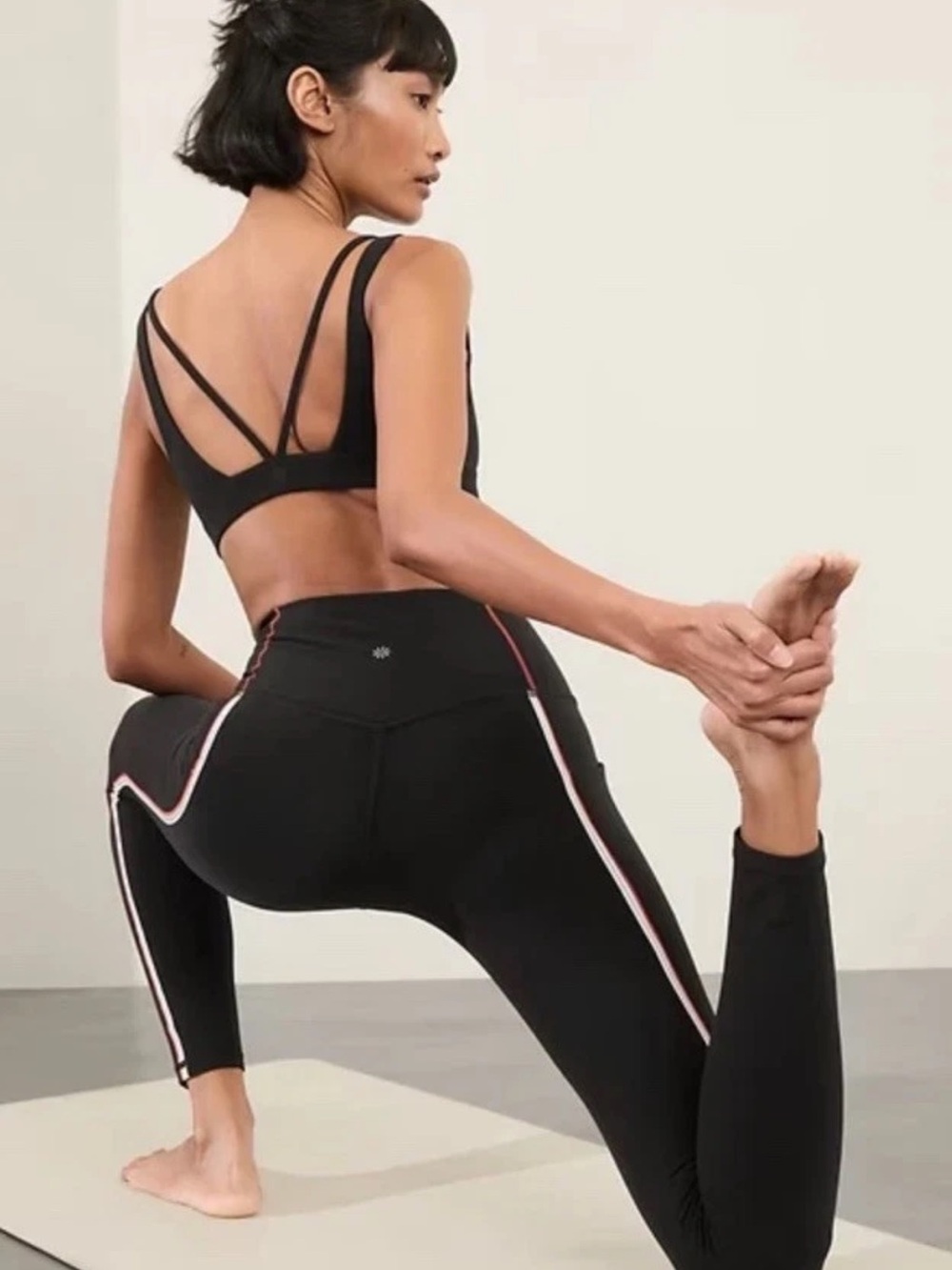 Athleta Salutation stash tipped legging - Picture 3 of 8
